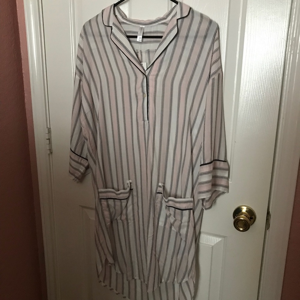 NWT Gap body striped nightgown